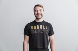 Nobull Boxy Pride T-shirts Herren Schwarz Gold | 71286-OGWF