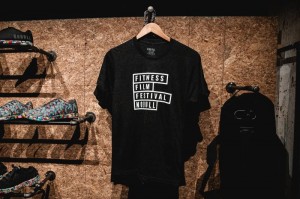 Nobull Fitness Film Festival T-shirts Damen Tiefesgrau | 90361-CAZL